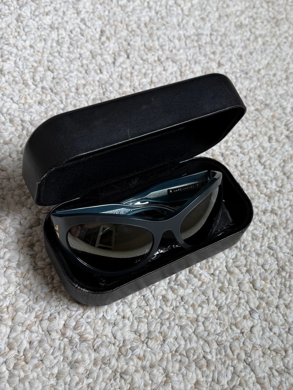 Marc Jacobs Silver/blue Cat Eye Sunglasses never worn!